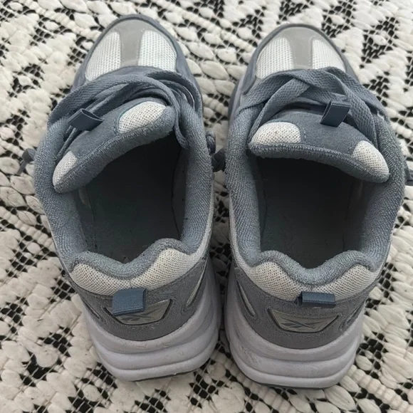 Reebok Gray Chunky Sneakers Athletic Style unisex - Picture 2 of 9